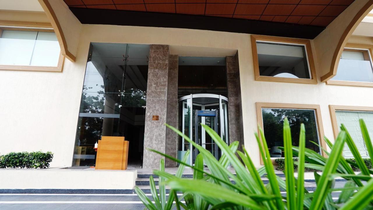 The Fern Residency Sarnath Hotel Varanasi Eksteriør billede
